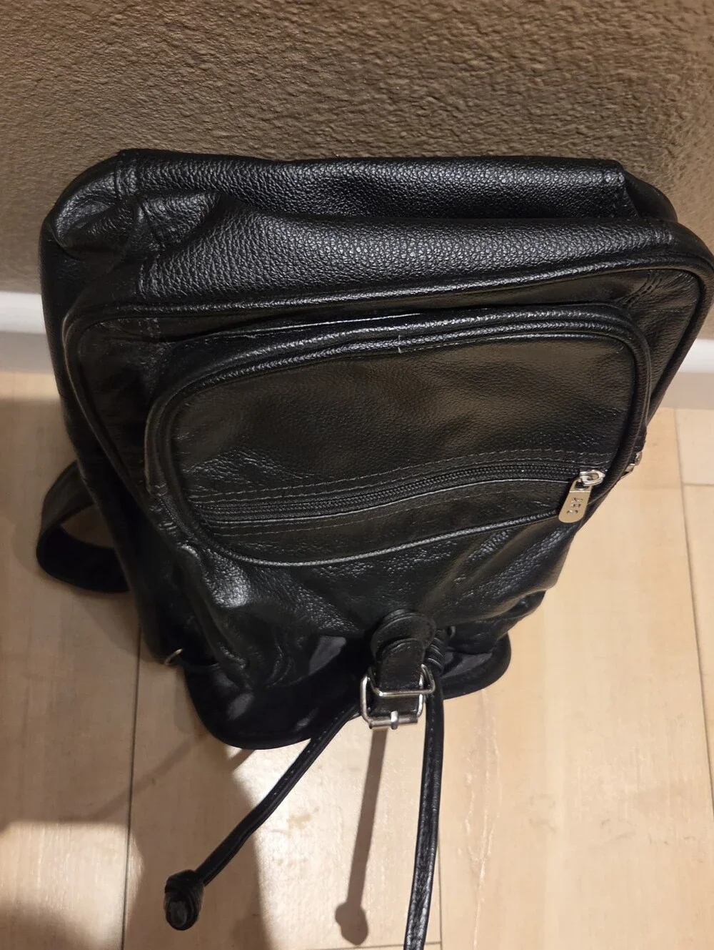 AmeriLeather Black Leather Drawstring Backpack